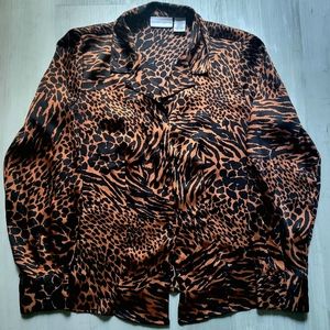 NWOTs Jaclyn Smith animal print blouse sz small